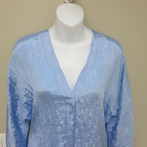 NEW! Vince Crinkled Satin Long Sleeve Double V-Neck Blouse Blue XS - Picture 12 of 16